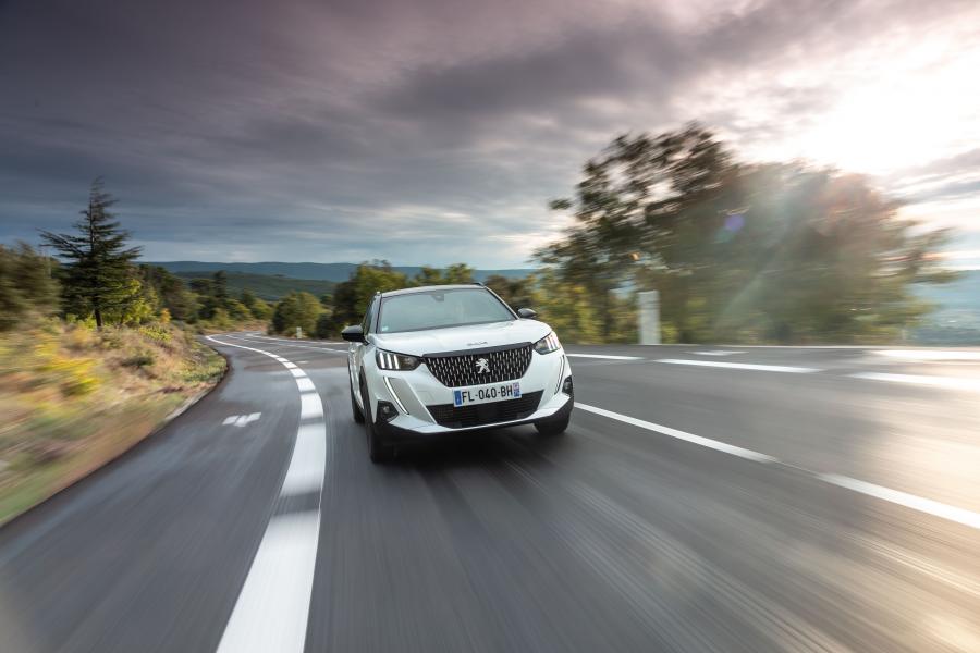  Peugeot e-2008 GT (Digital White) 2019 года  (WW) (фото 39 из 119)